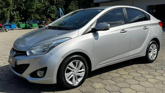 HYUNDAI HB20 1.6 COMFORT 16V FLEX 4P MANUAL